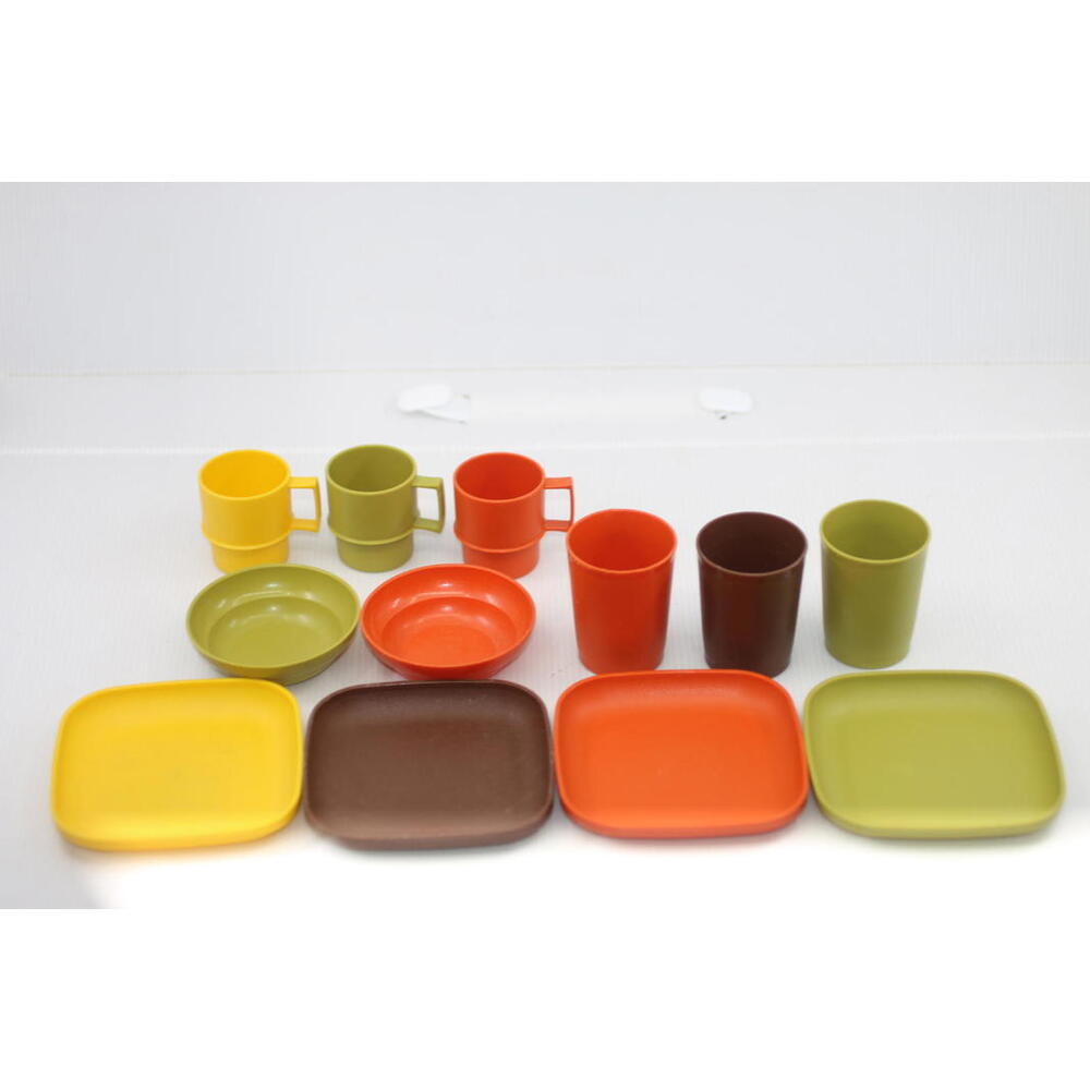 Vintage 1970s Retro Tupperware for kids lot Plastic Dinnerware Set - 12 Pieces